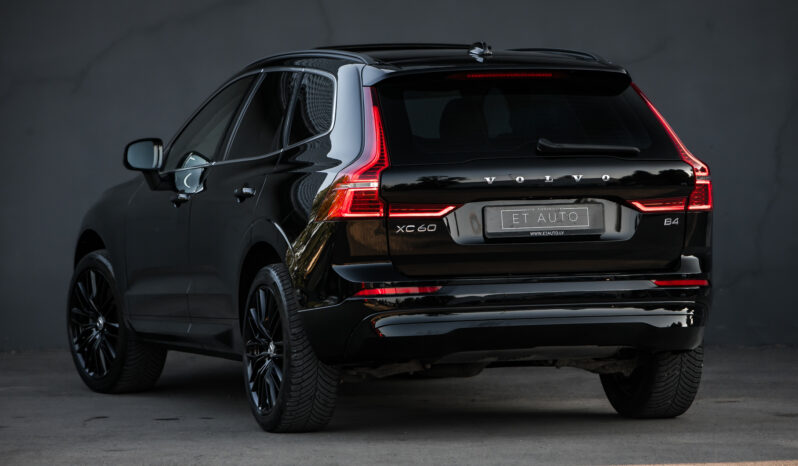 VOLVO XC60 B4 full