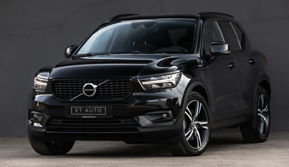 VOLVO XC40 T4