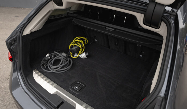 BMW 320E full